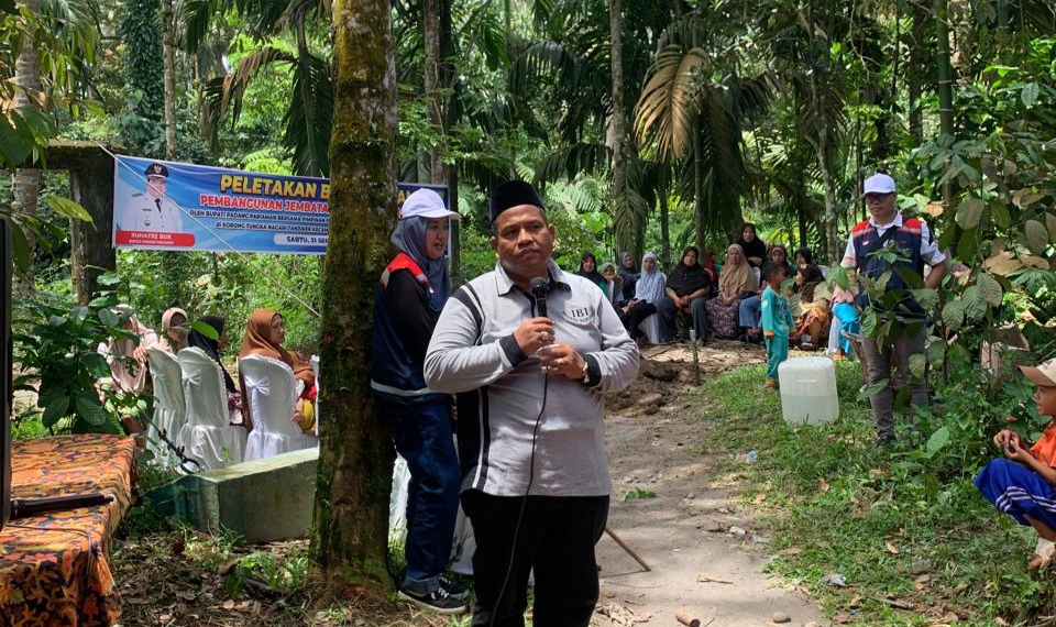 Bupati Suhatri Bur Apresiasi PT. HKI, Bantu Bangun Jembatan Gantung Durian Sakok di Nagari Tandikek 