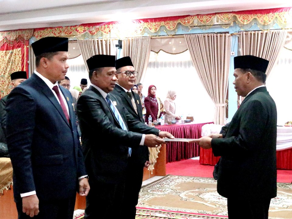 Pengambilan Sumpah Pimpinan DPRD Padang Pariaman Periode 2024-2029, Wakil Bupati Rahmang Ajak Bangun Sinergitas Kuat Antara Eksekutif dan Legislatif